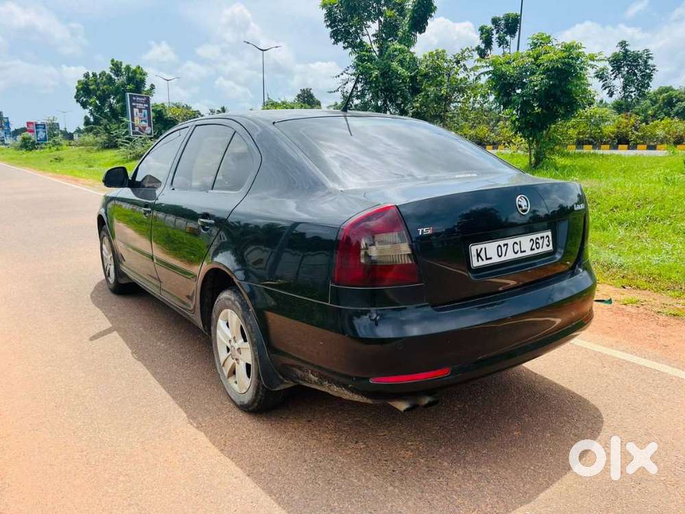 Skoda Laura 1.8 Tsi Ambiente, 2012, Petrol