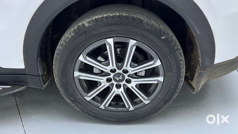 Mahindra Xuv700 2.0 Ax 7 Petrol At Luxury Pack Str, 2022, Petrol