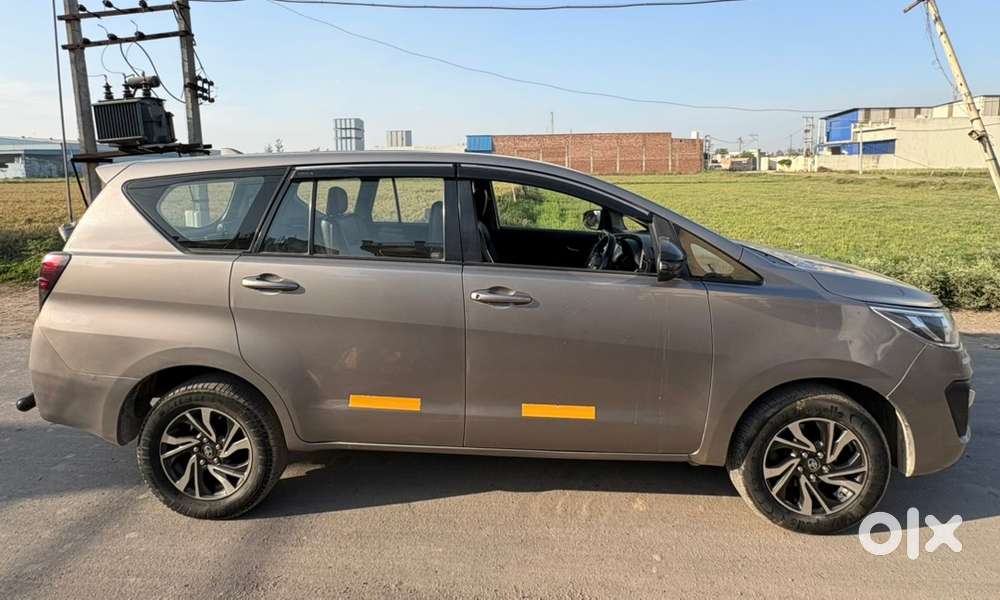 Toyota Innova Crysta 2022 Diesel 105000 Km Driven