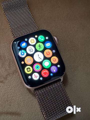 Apple watch 4 outlet aluminium with milanese loop