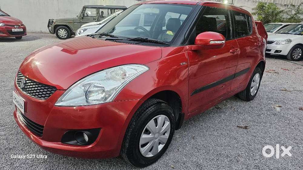 Maruti Suzuki Swift Vxi + Manual, 2013, Petrol