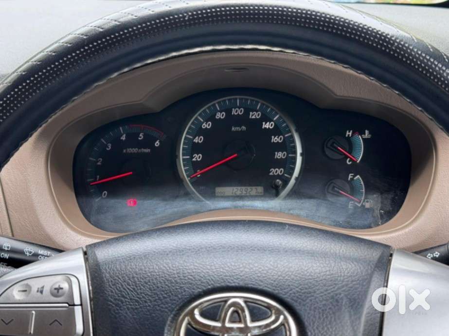 Toyota Innova 2.5 Vx 7 Seater Bs Iv, 2015, Diesel