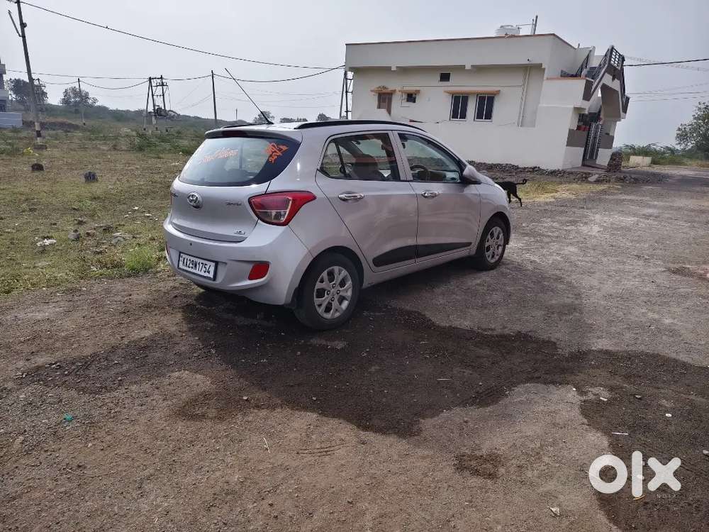 Hyundai Grand I10 2016 Petrol 142000 Km Driven