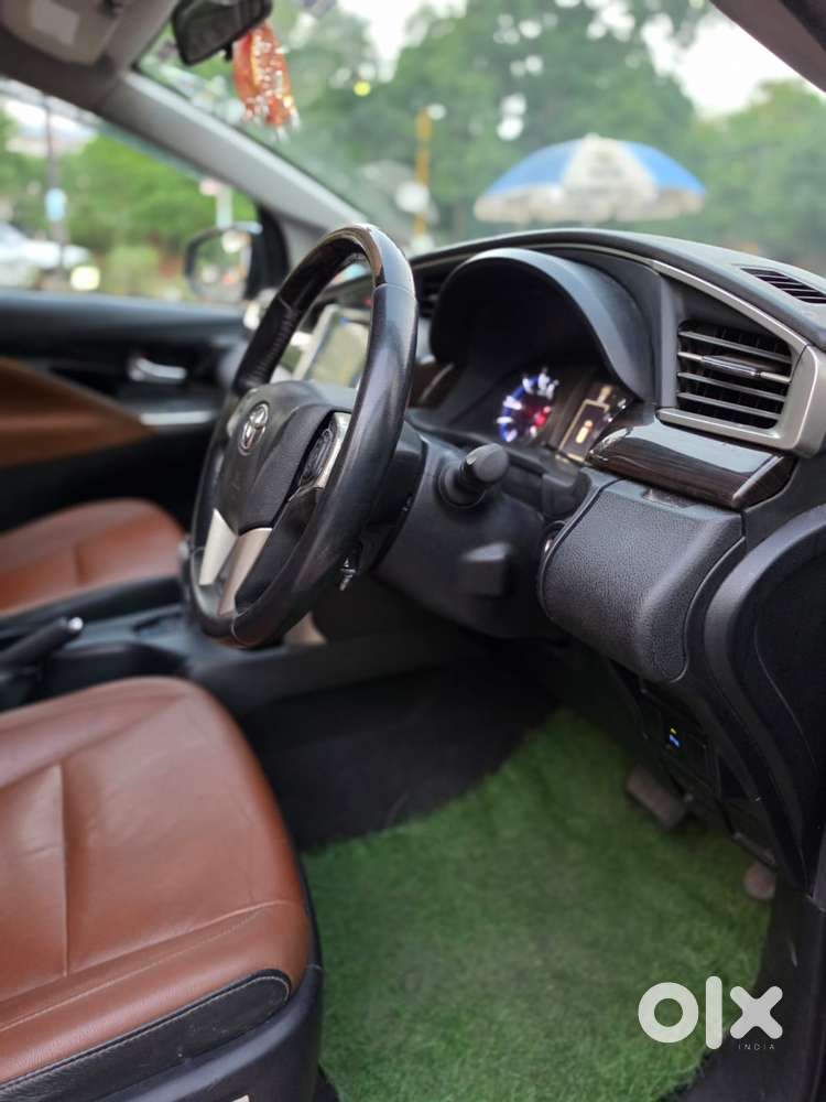 Toyota Innova Crysta 2.8z Automatic, 2016, Diesel