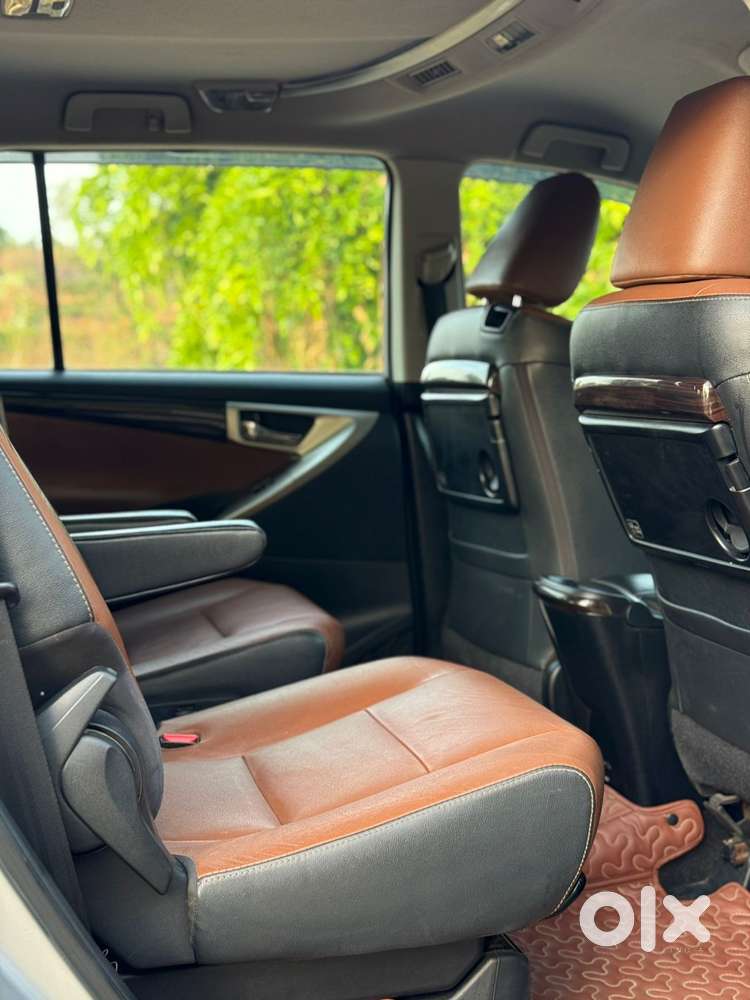 Toyota Innova Crysta 2.8 Zx At 7 Seater, 2018, Diesel