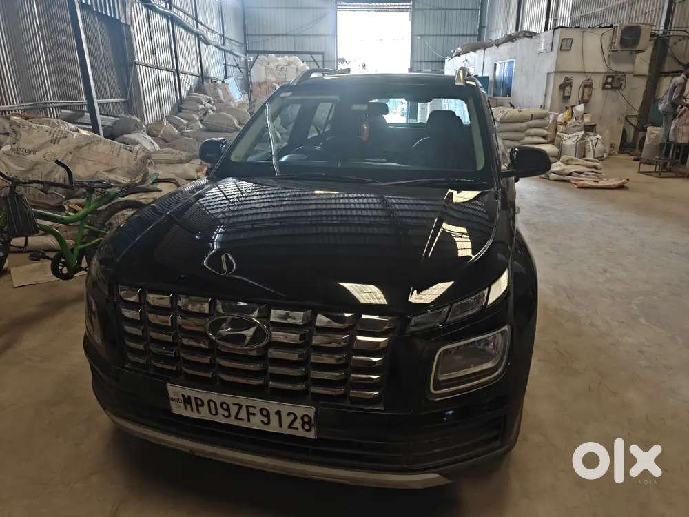 Hyundai Venue 2022 Petrol 34000 Km Driven