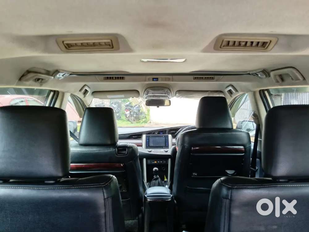 Toyota Innova Crysta 2017 मॉडल
