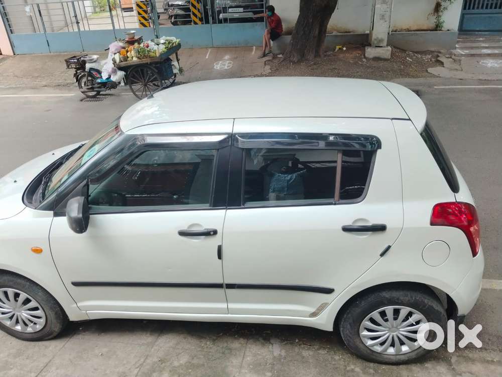 Maruti Suzuki Swift Vxi + Manual, 2009, Petrol