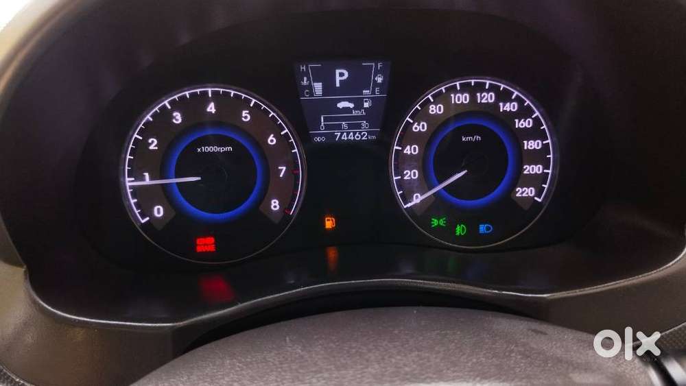 Hyundai Verna Sx(o) Petrol At, 2015, Petrol