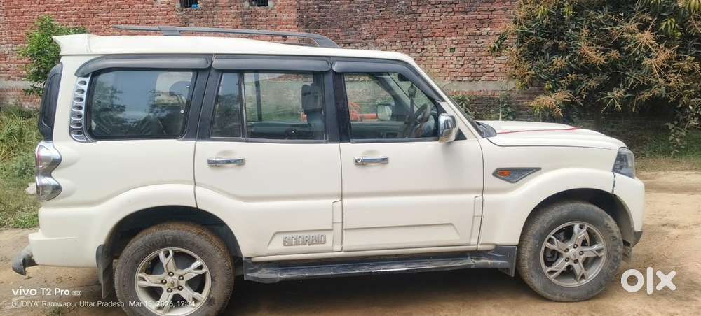 Mahindra Scorpio S10