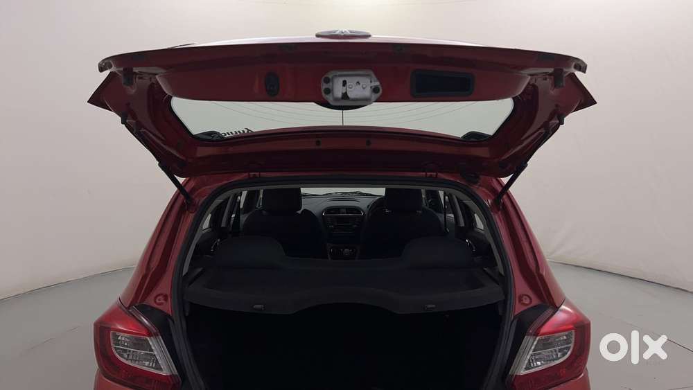 Tata Tiago Xza, 2018, Petrol