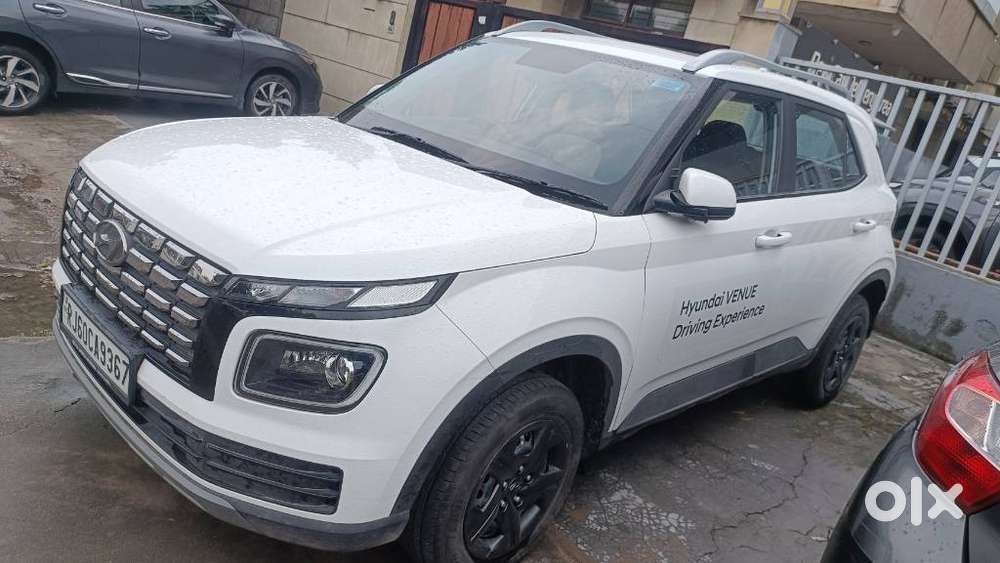 Hyundai Venue, 2024, Petrol