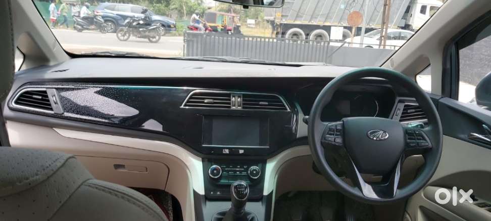 Mahindra Marazzo M8, 2018, Diesel