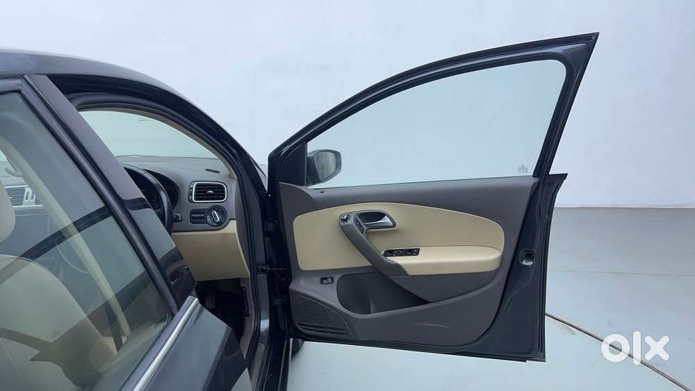 Volkswagen Vento Petrol Highline, 2016, Petrol