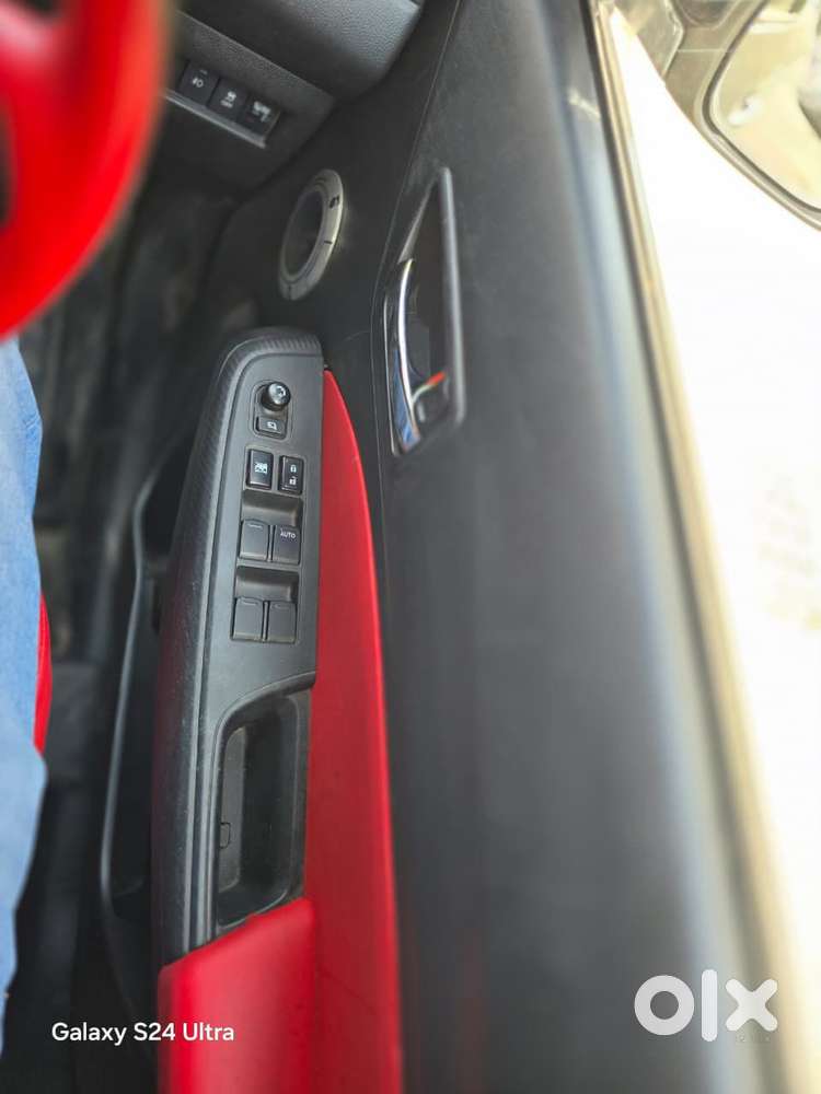 Maruti Suzuki Swift Vxi + Manual, 2024, Petrol