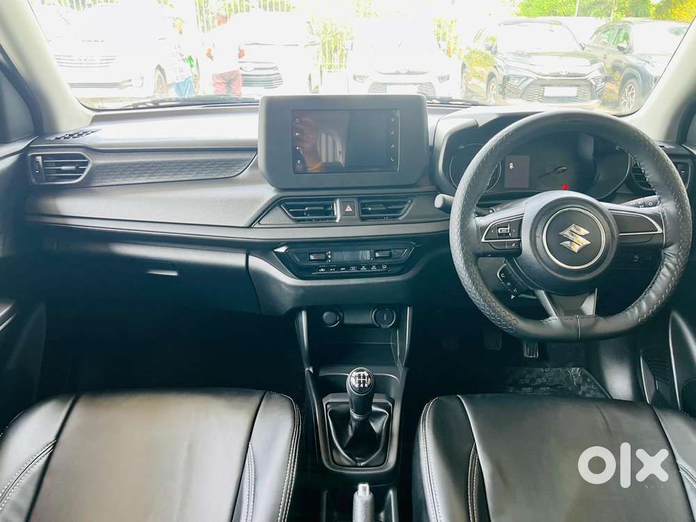 Maruti Suzuki New-gen Swift Vxi, 2025, Petrol