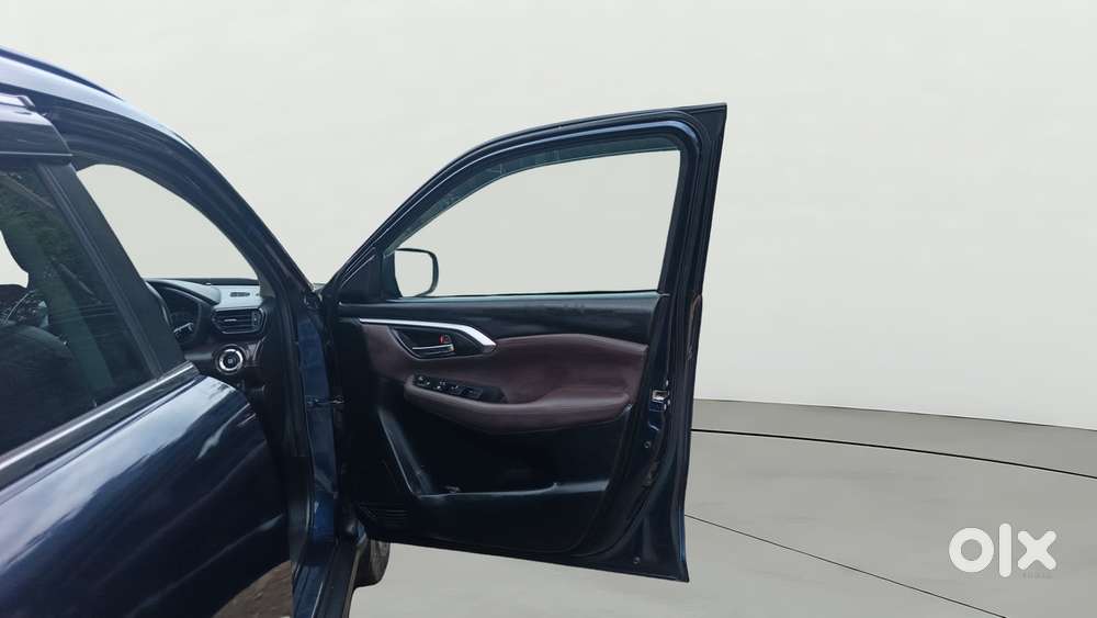 Maruti Suzuki Grand Vitara 1.5 Alpha Smart Hybrid At, 2022, Petrol