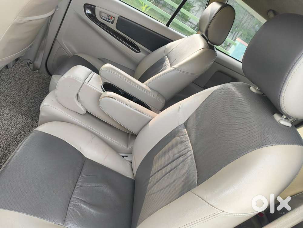 Toyota Innova 2.5 Z Diesel 7 Seater, 2015, Diesel