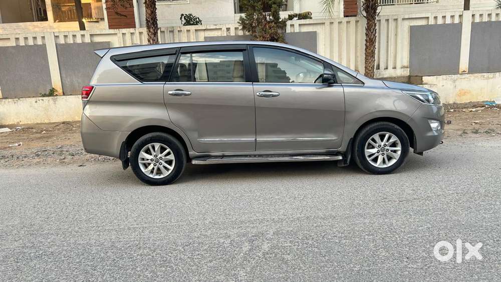 Toyota Innova Crysta 2.4 G Mt 8s, 2017, Diesel