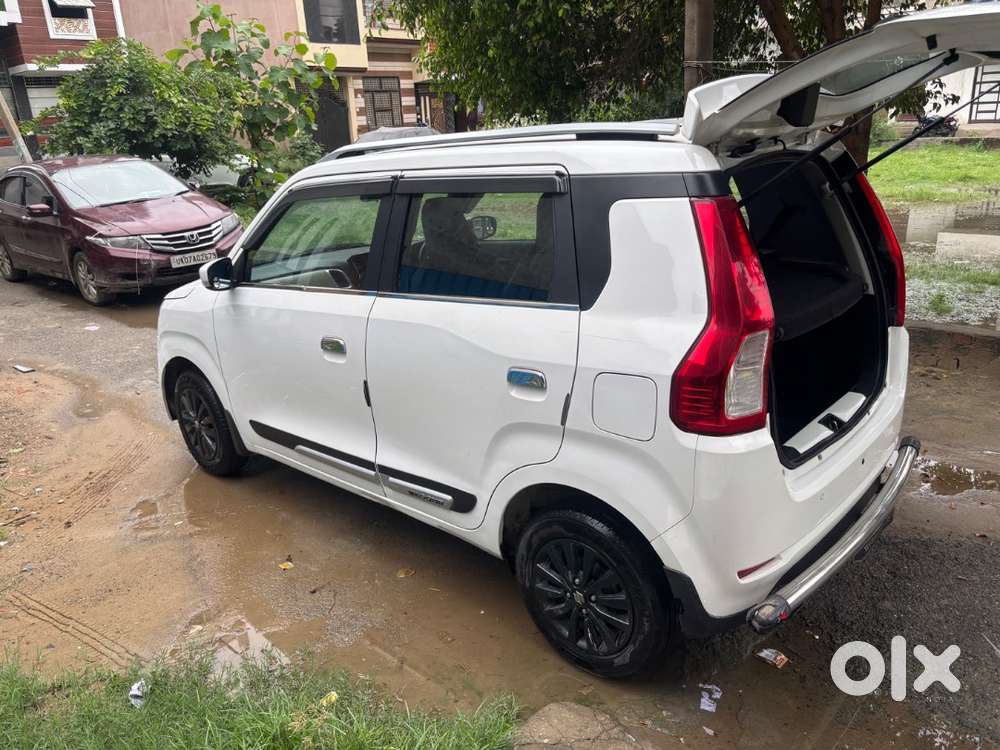 New Car Zxi Automatic With Led Screen And Flouring