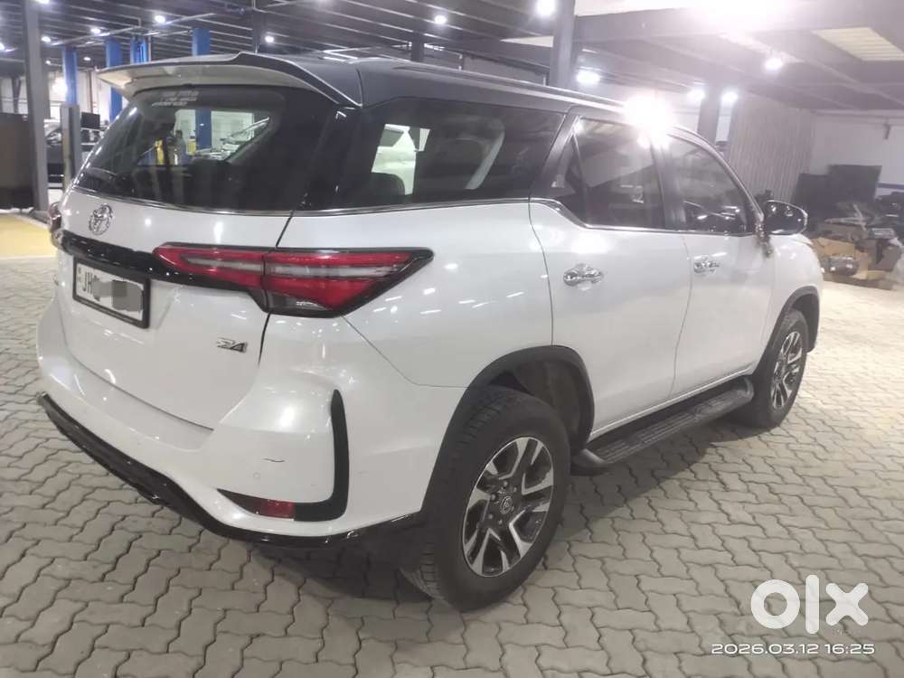 Toyota Fortuner Legender 2025