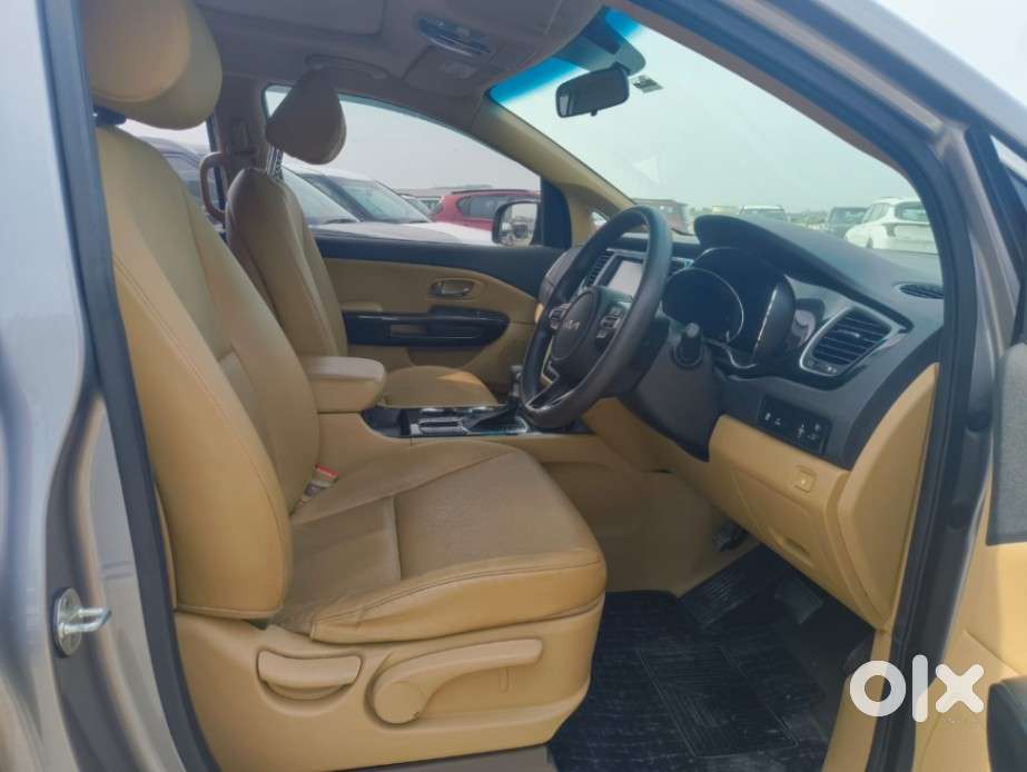 Kia Carnival Premium, 2021, Petrol