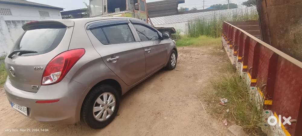 Hyundai I20 2013 Diesel 150000 Km Driven.     Cost 2,50,000