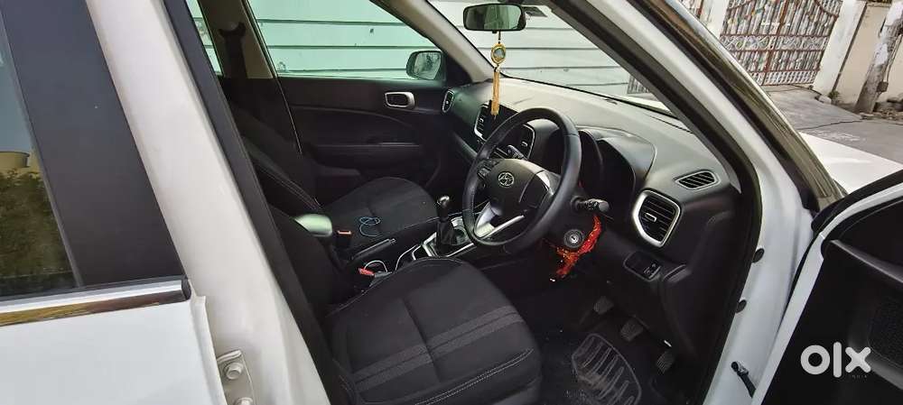 Hyundai Venue 2021 Petrol Well Maintained