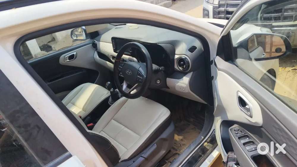 26000 Km Chali Hui H New Car Hai