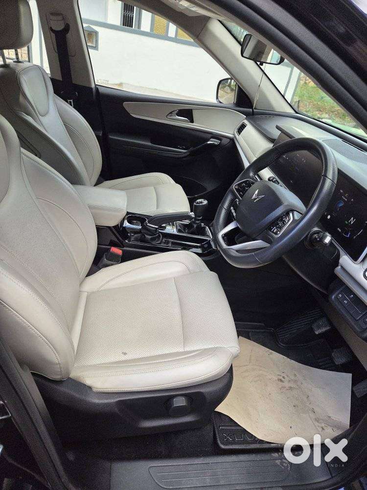 Mahindra Xuv700 2.2 Ax 7 Diesel Mt Str, 2023, Diesel