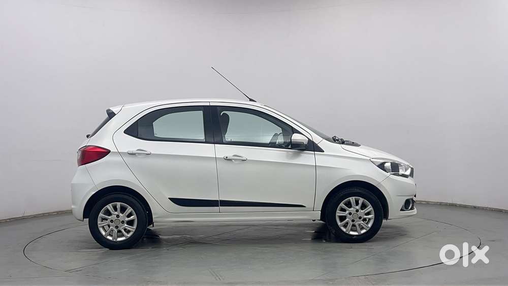 Tata Tiago Xza, 2017, Petrol