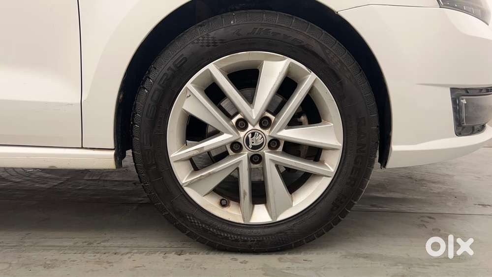 Skoda Rapid 1.0 Style At, 2020, Petrol