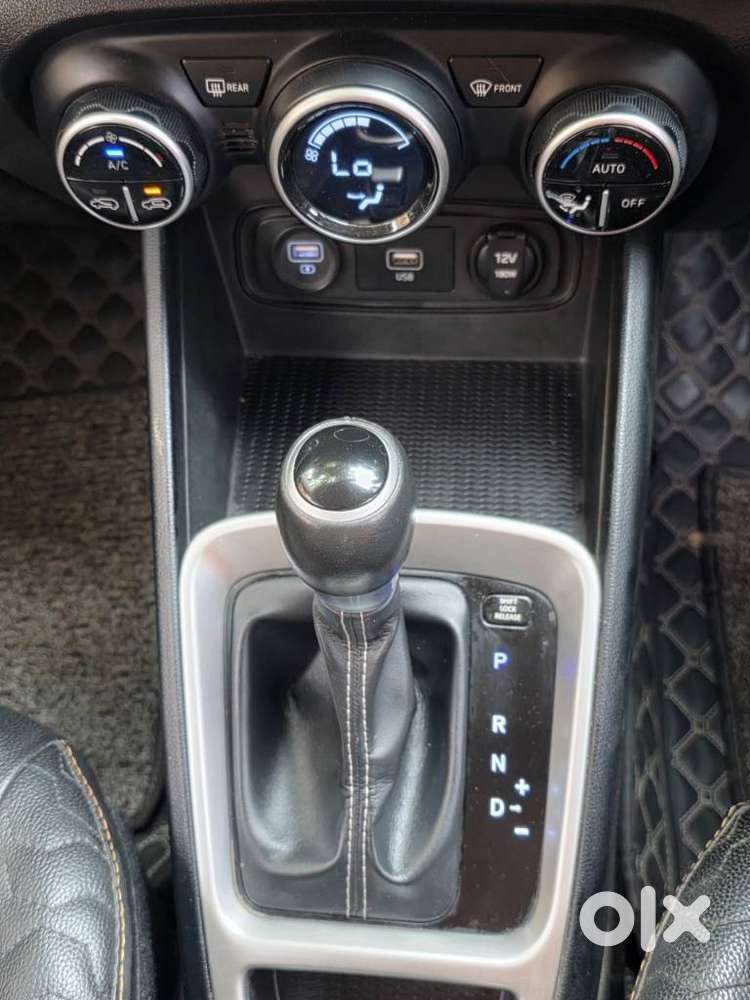 Hyundai Venue 1.0 Sx (o) Turbo Dct, 2019, Petrol