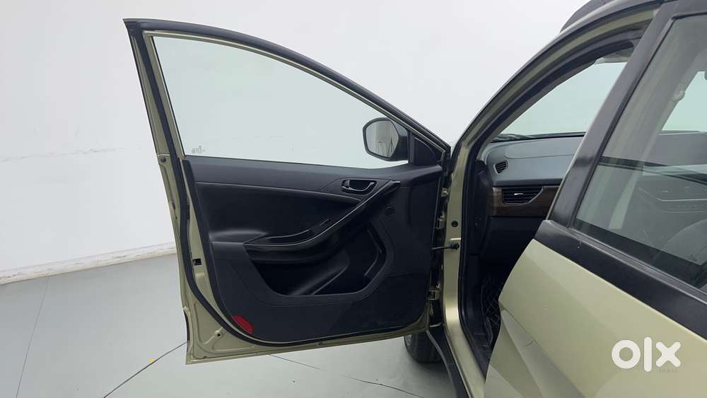 Tata Nexon 1.2 Revotron Xza Plus Premium, 2022, Petrol