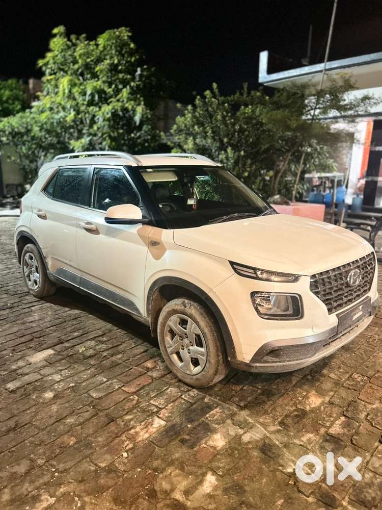 Hyundai Venue Petrol Manual 2020