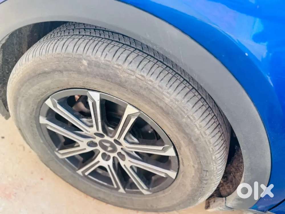 Mahindra Xuv700 2021 Diesel Well Maintained