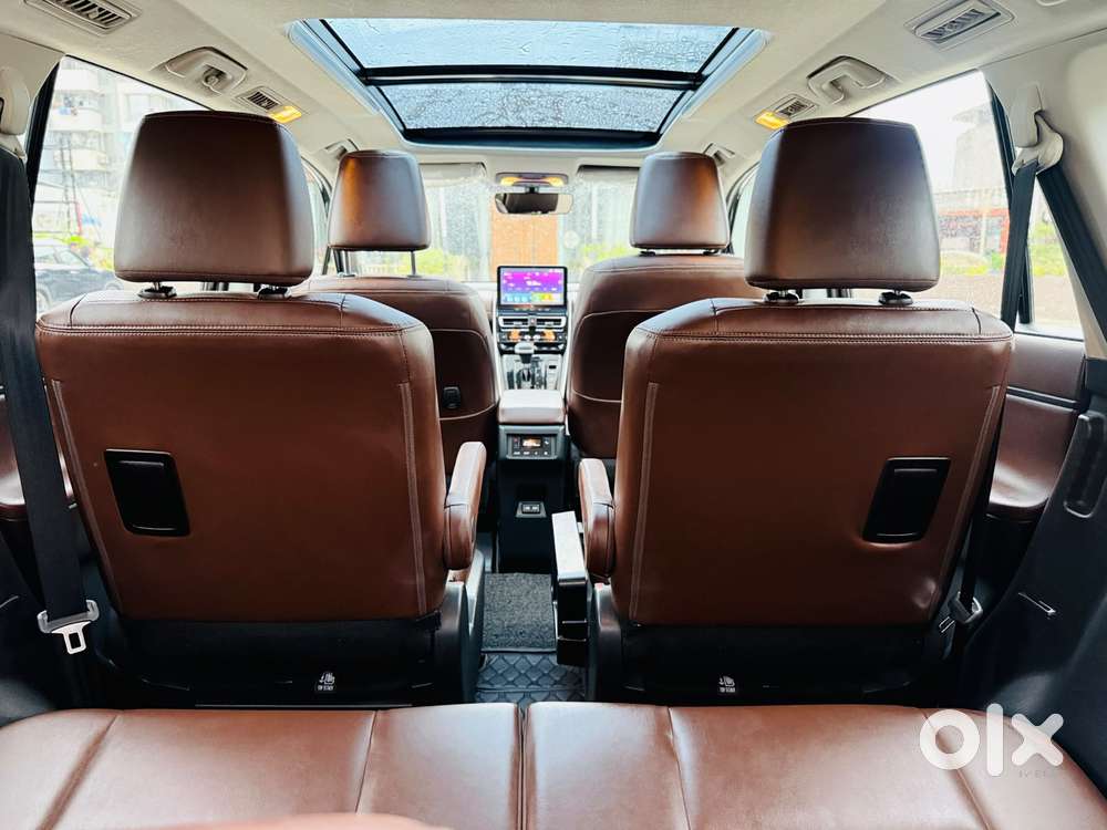 Toyota Innova Hycross 2.0 Zx Hybrid 7 Str, 2023, Petrol