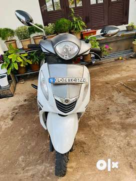 Second hand cheap ladies scooty