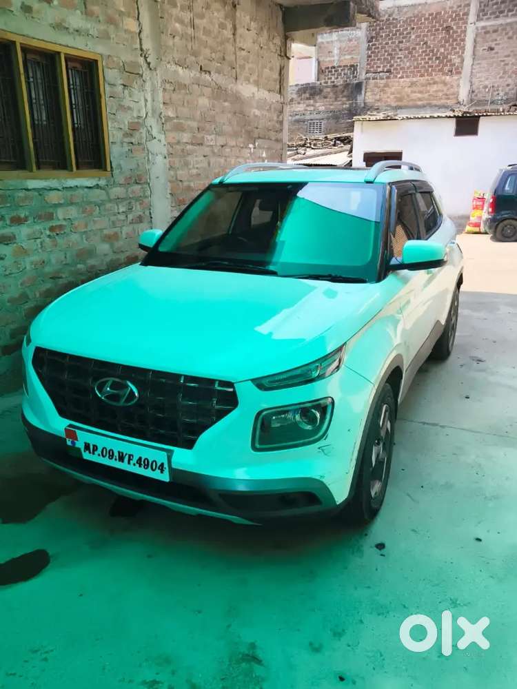 Hyundai Venue 2020 Diesel 100000 Km Driven
