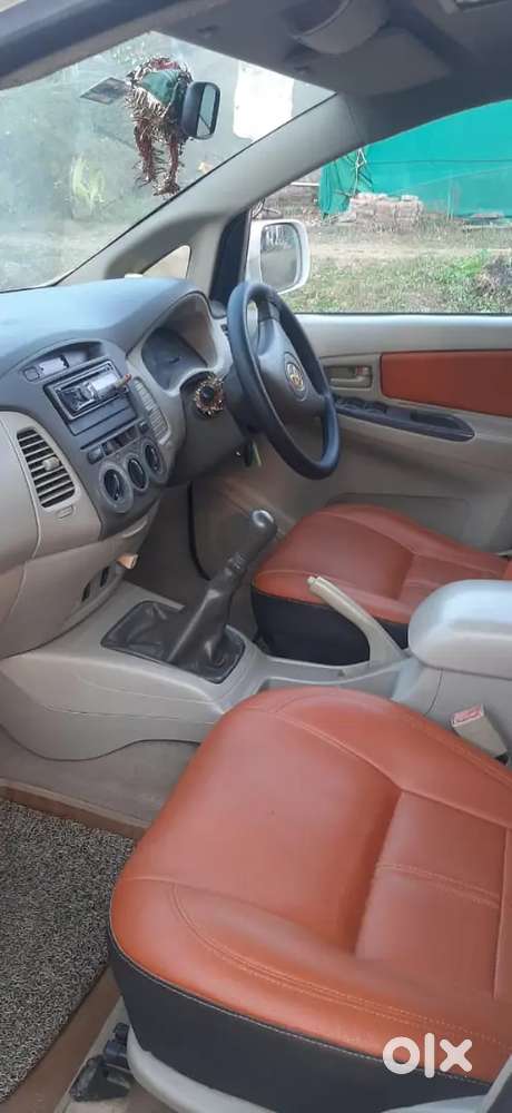 Toyota Innova 2.5  2010