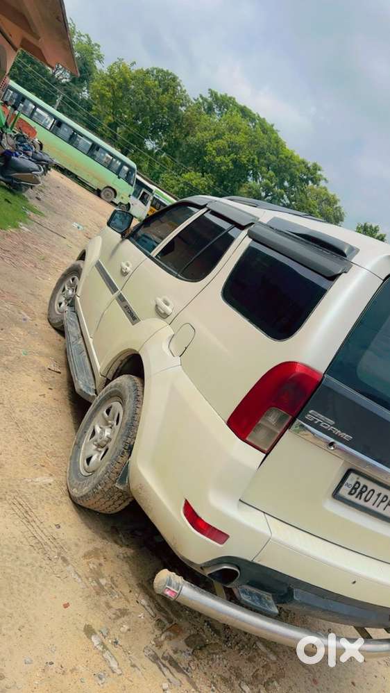 Tata Safari Storme 2014 Year