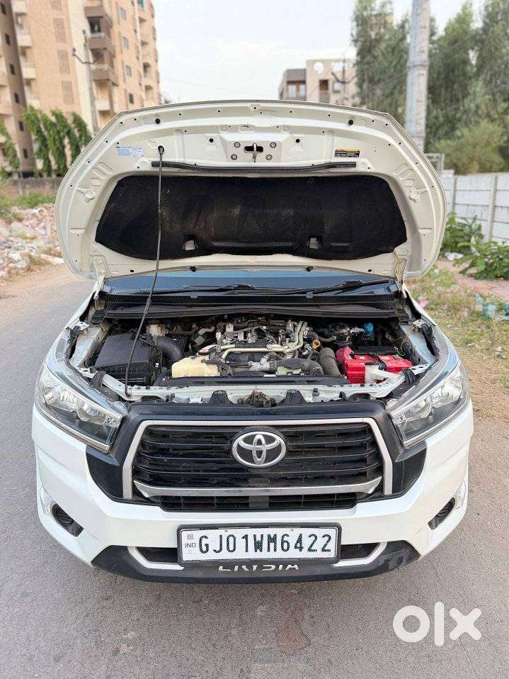 Toyota Innova Crysta 2.4 G Mt 8s, 2023, Diesel