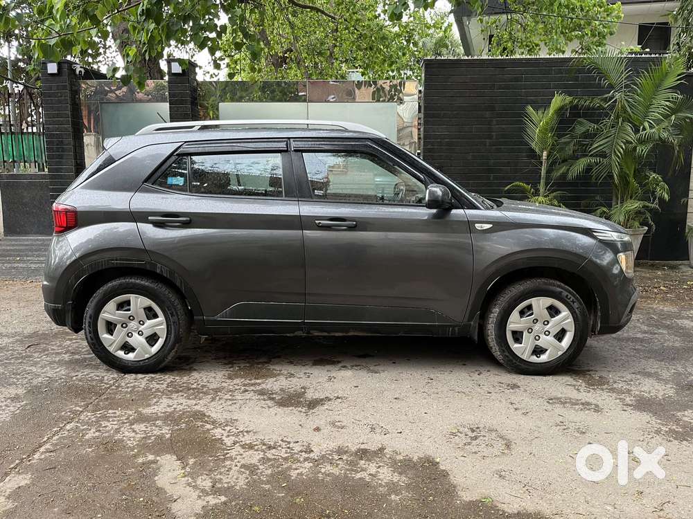 Hyundai Venue 1.2 S Plus, 2020, Petrol