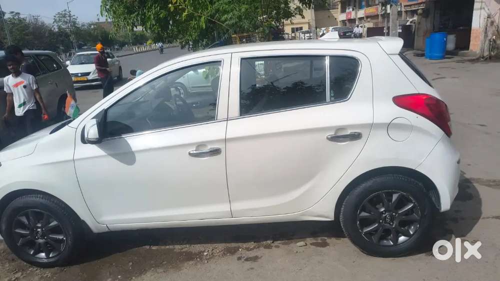 Hyundai I20 1.4 Asta 2014 Diesel Car ,push To Start Car