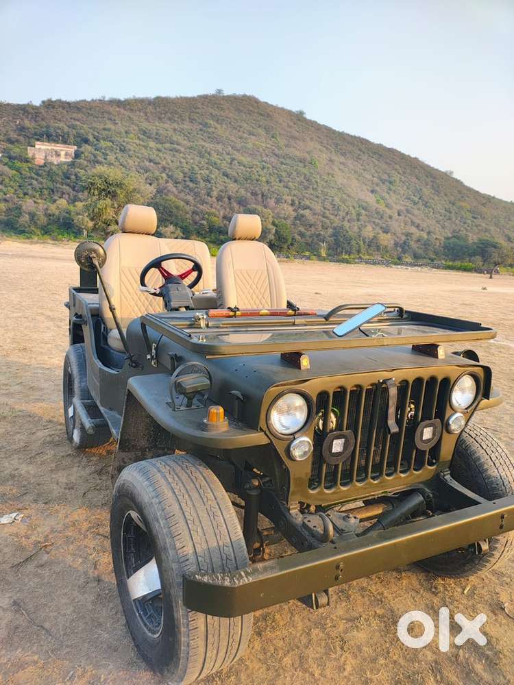 Mahindra Jeep Classic 1983