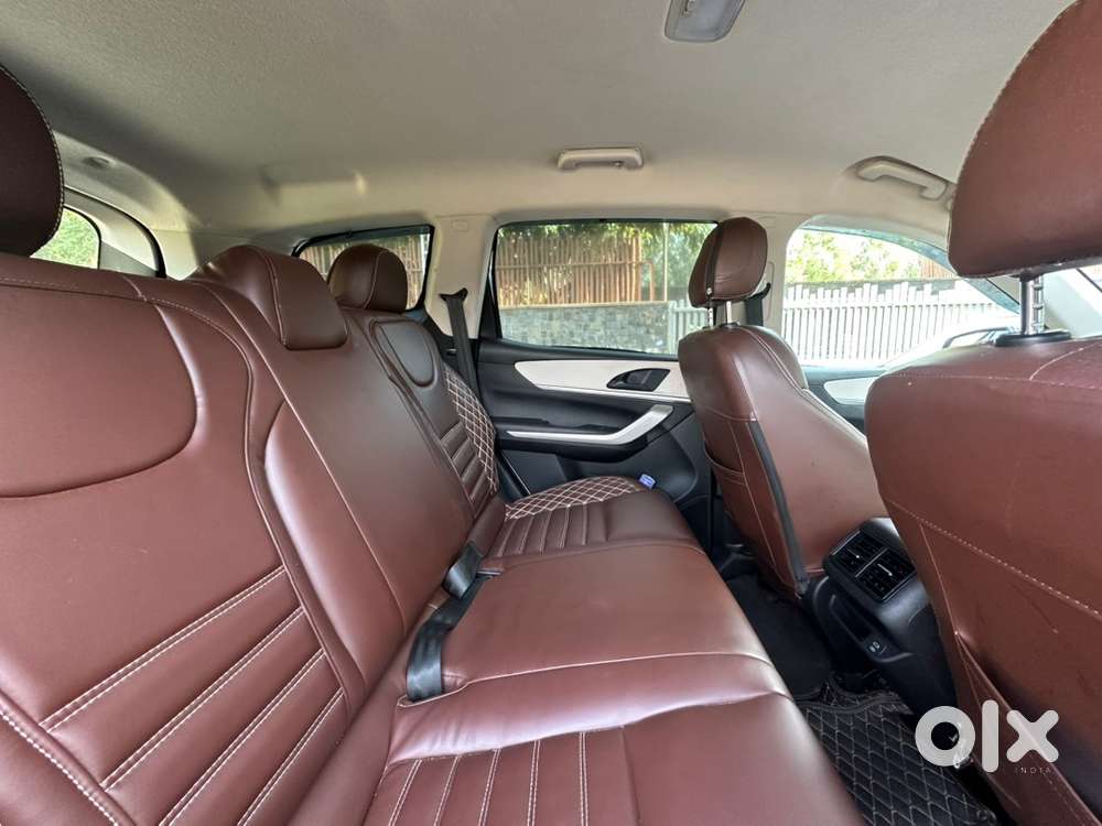 Mahindra Xuv700 Petrol 2023