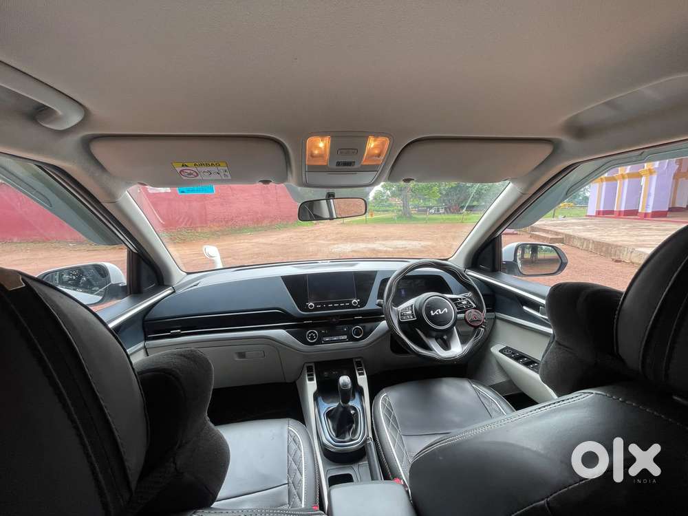 Kia Carens G 1.5 6mt Premium (o) 7-seater, 2025, Petrol