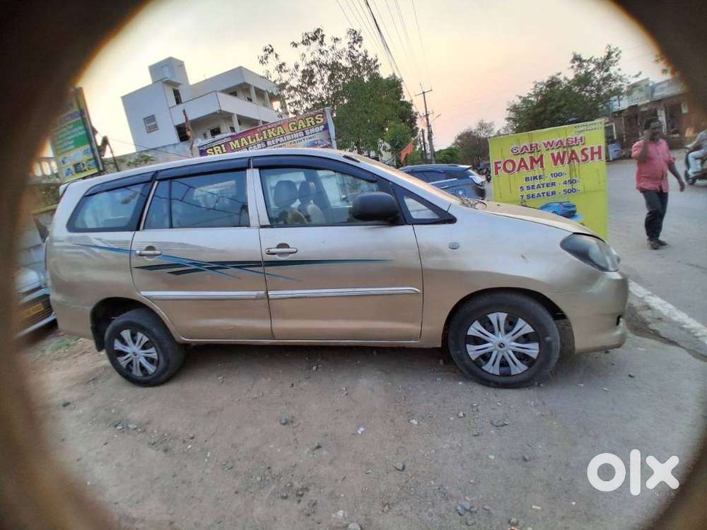 Toyota Innova 2.5 G (diesel) 8 Seater, 2005, Diesel