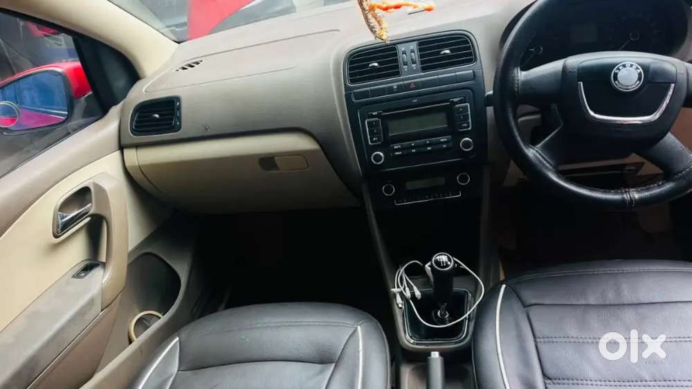 Skoda Rapid Elegance 2013