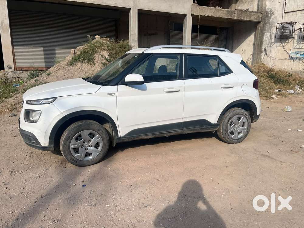 Hyundai Venue Petrol Manual 2021